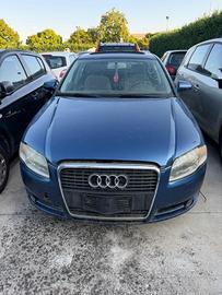 AUDI A4 DEL 2005 PER RICAMBI