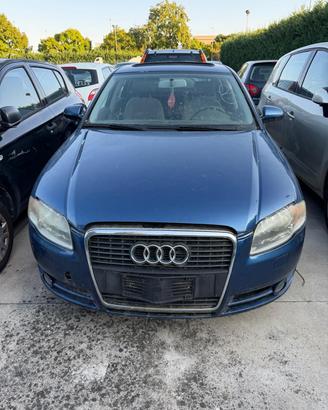 AUDI A4 DEL 2005 PER RICAMBI