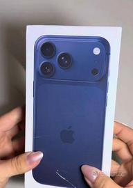 iPhone 17 Pro Max 1TB blu sigillato con scontrino.