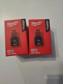 2X Batterie Milwaukee M12 3Ah Nuove 