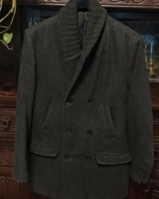 Cappotto uomo grigio scuro.