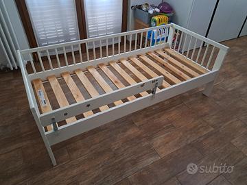 Lettino Montessori Ikea bianco e materasso