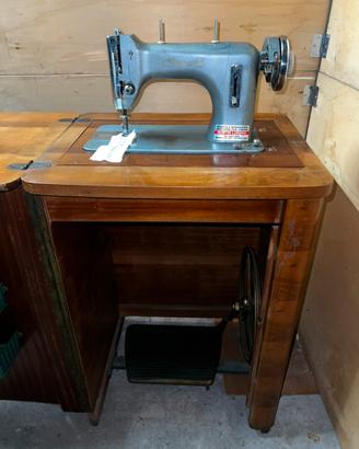 Macchina per cucire vintage