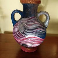 Vaso realizzato completamente a mano