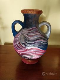 Vaso realizzato completamente a mano