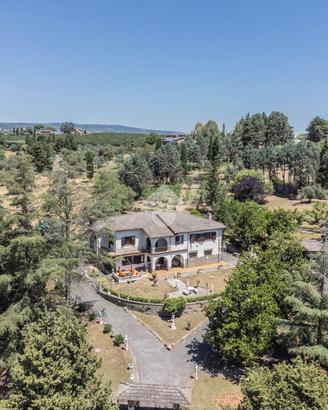 VILLA SINGOLA A SUTRI