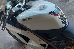 Ducati 848