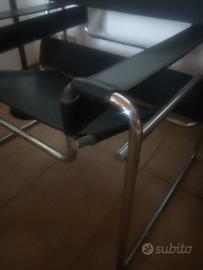 Poltrona stile Bahaus in cuoio e cromature