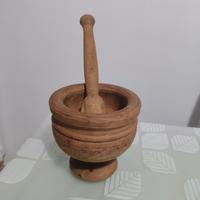 mortaio in legno vintage 