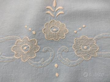 Lenzuolo matrimoniale ricamato 