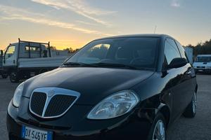 Lancia Ypsilon 1.3 MJT Versus automatica