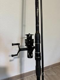 Canna da pesca con mulinello carpfishing