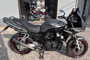 Yamaha FZR 600 2006
