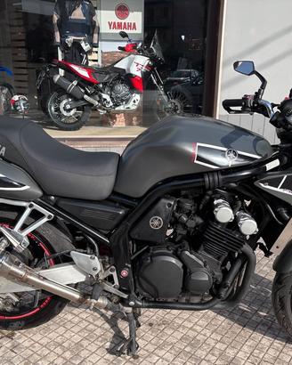Yamaha FZR 600 2006