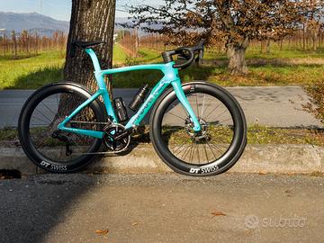 🥇 DT Swiss ARC 1100 62 DB Carbon + GP5000