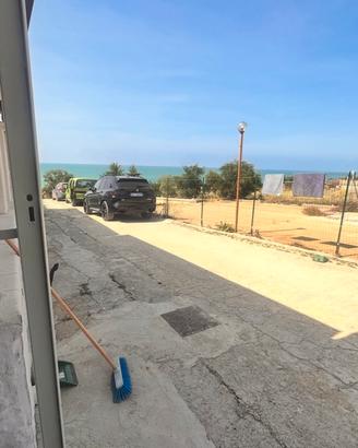 A 100 metri dal mare