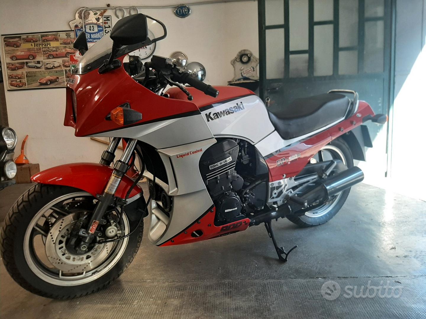 Kawasaki GPZ 900 R 1985 Moto e Scooter In vendita a Brescia