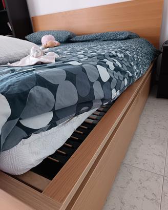 Letto matrimoniale 