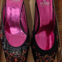 Sandali Fendi. 