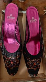 Sandali Fendi. 