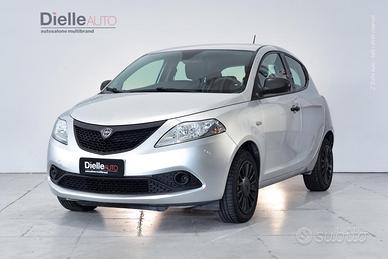 Lancia Ypsilon 1.0 firefly hybrid Silver s&s 70cv