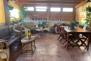 Elegante ristrutturato con terrazze e giardino