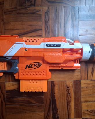 Nerf Elite Stryfe motorizzato + canna + caricatore