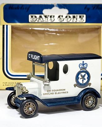 Lledo Days Gone Vintage D-68  - T Ford van 1920