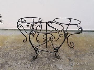 Porta vasi in ferro battuto