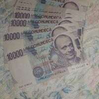 40 banconote con un deca 883