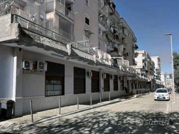 Immobile in asta di 889 m² con più di 5 locali a G
