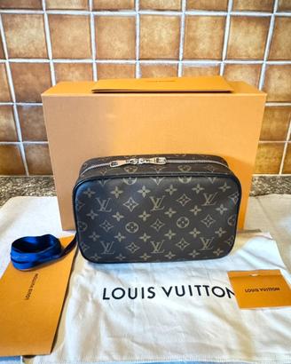 Trousse LOUIS VUITTON Toilette GM Monogram