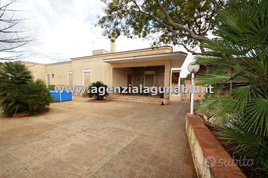 Villa con ampio terreno