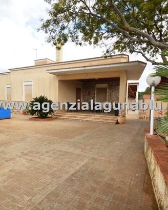 Villa con ampio terreno