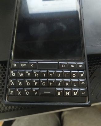 **UNIHERTZ TITAN SLIM – IL “BLACKBERRY” MODERNO