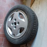 Cerchio in lega per FIAT 500 con pneumatico