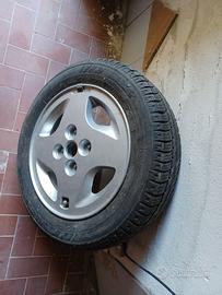 Cerchio in lega per FIAT 500 con pneumatico