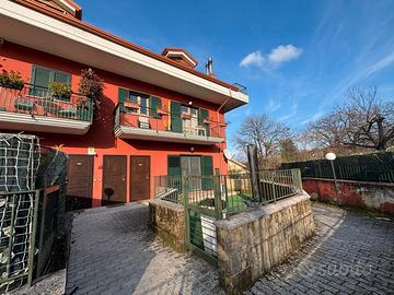 Appartamento con giardino, taverna, box e p.auto