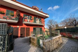 Appartamento con giardino, taverna, box e p.auto