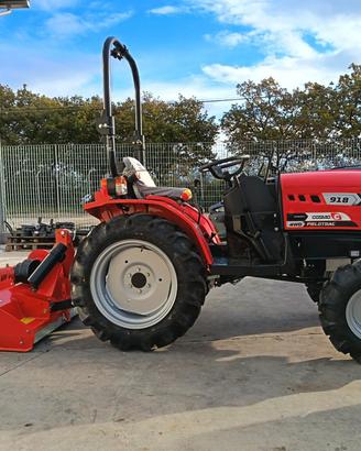 Trattore VST Fieldtrac 918 con trincia o fresa