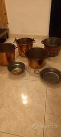 vecchie pentole in rame