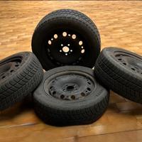 4 cerchi originali VW e 4 pneumatici invernali