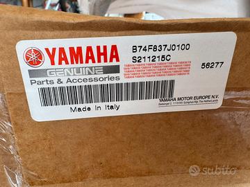 Yamaha XMAX 300 -  Pacchetto Urban 39L