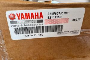 Yamaha XMAX 300 -  Pacchetto Urban 39L