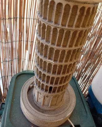 lampada torre di pisa