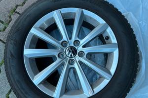 4 cerchi in lega 16 Volkswagen + gomme invernali