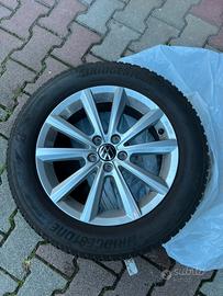 4 cerchi in lega 16 Volkswagen + gomme invernali