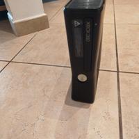 Xbox 360 + 12 giochi e 3 joystick