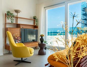 APPARTAMENTO FRONTE MARE