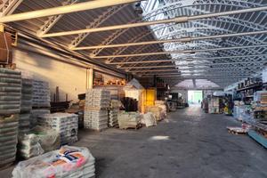 CAPANNONE A GARBAGNATE MILANESE